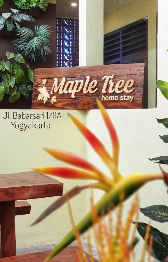 Maple Tree Homestay Maguwo Buitenkant foto