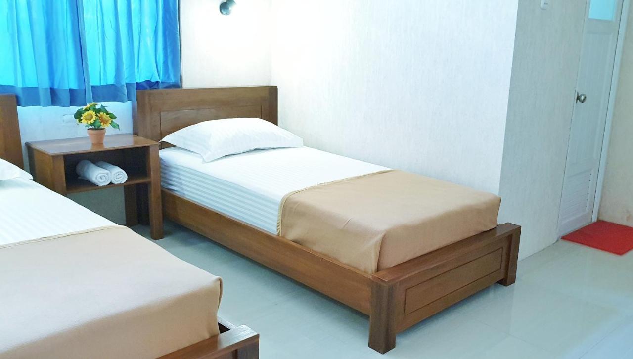 Maple Tree Homestay Maguwo Buitenkant foto