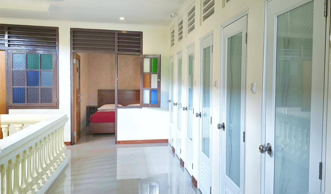 Maple Tree Homestay Maguwo Buitenkant foto