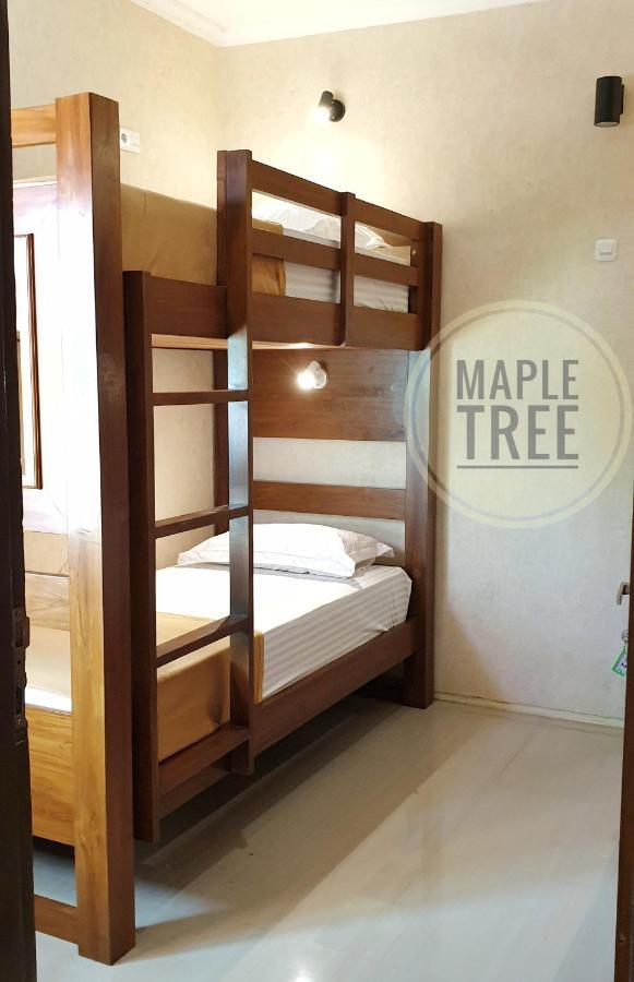 Maple Tree Homestay Maguwo Buitenkant foto