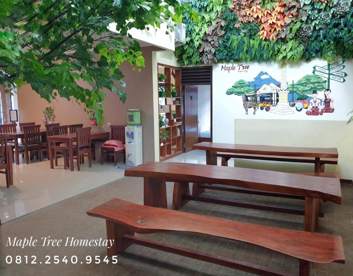 Maple Tree Homestay Maguwo Buitenkant foto