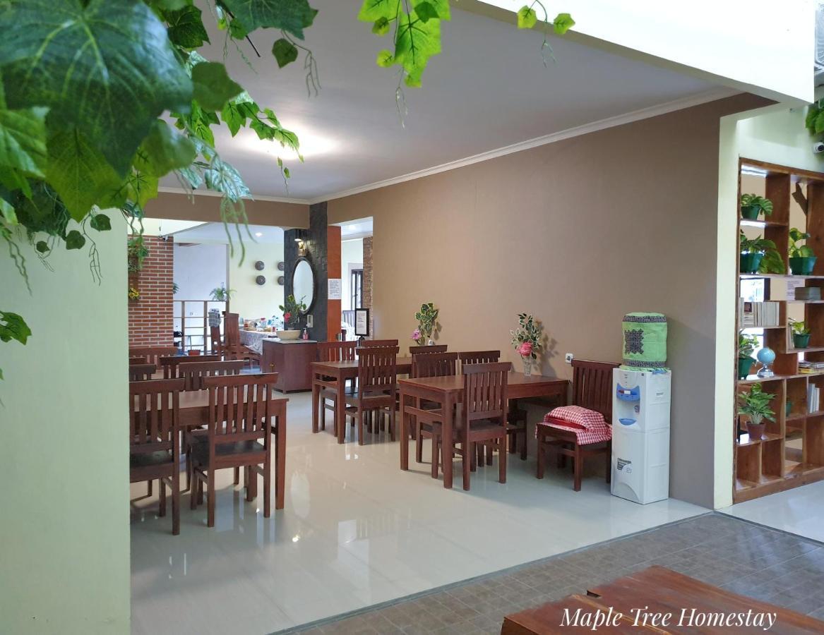 Maple Tree Homestay Maguwo Buitenkant foto