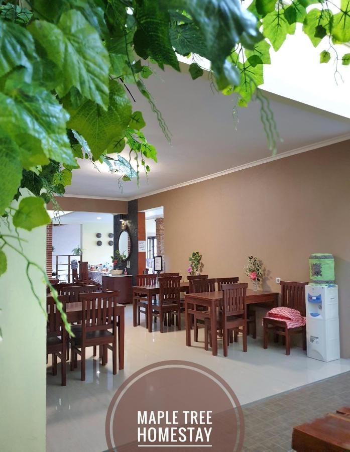 Maple Tree Homestay Maguwo Buitenkant foto