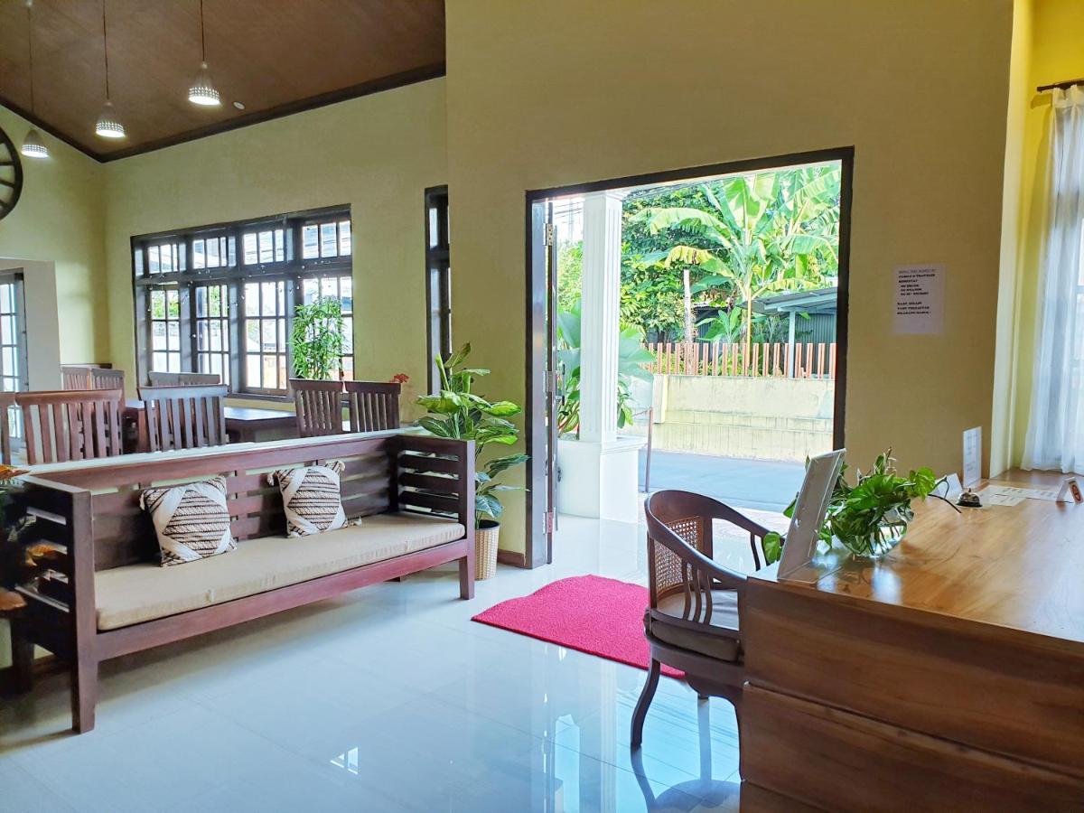 Maple Tree Homestay Maguwo Buitenkant foto